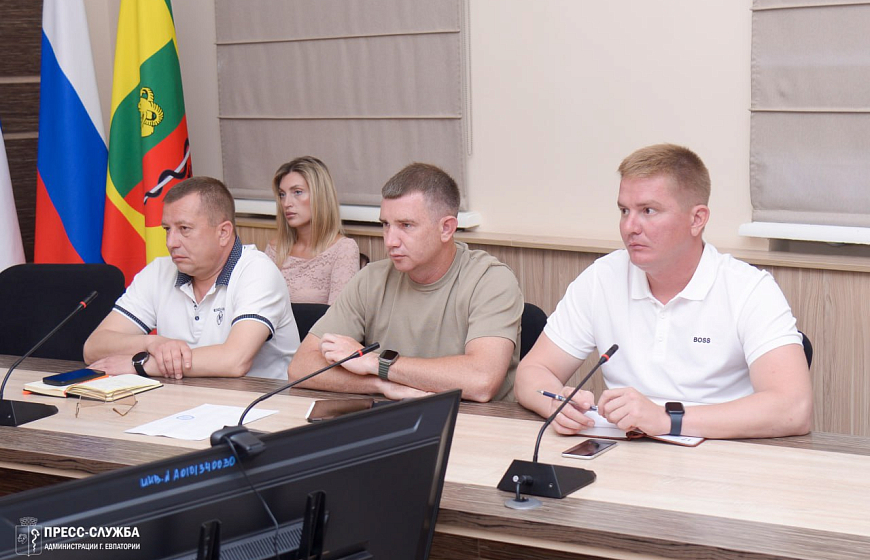 Антон Новиков обсудил с ресурсниками и коммунальщиками актуальные вопросы